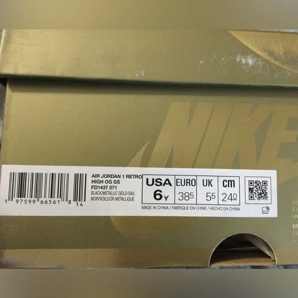 Nike Air Jordan 1 Retro High OG Black/Metallic Gold Size 6Y - Picture 15 of 15